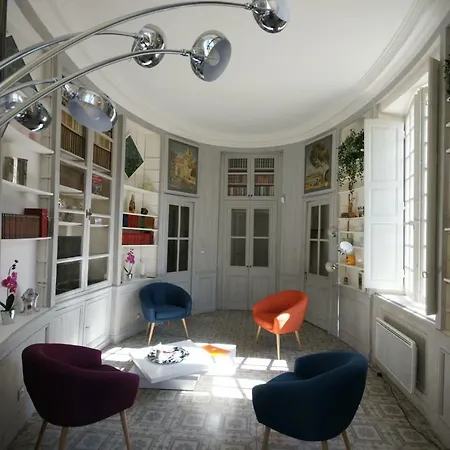 De Caractere Entre St Remy Et Avignon, 74m2, 2 A 4 Personnes * Noves